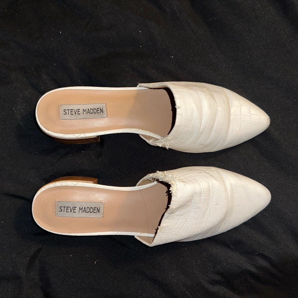 Steve Madden White Croc-Embossed Pointed Mules – Size 9.5